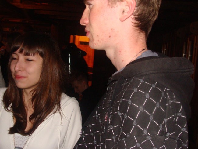 Tilko ropi zadravc nika b-day-->slikce ud ajn - foto povečava