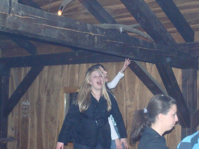 Tilko ropi zadravc nika b-day-->slikce ud ajn - foto povečava