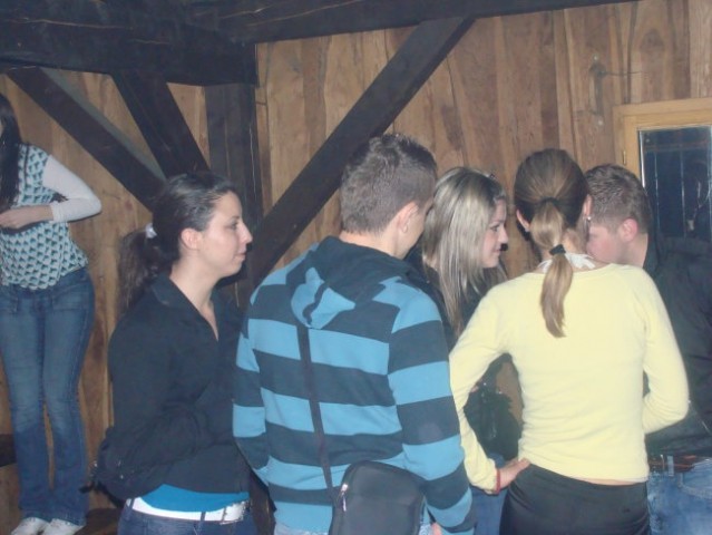 Tilko ropi zadravc nika b-day-->slikce ud ajn - foto