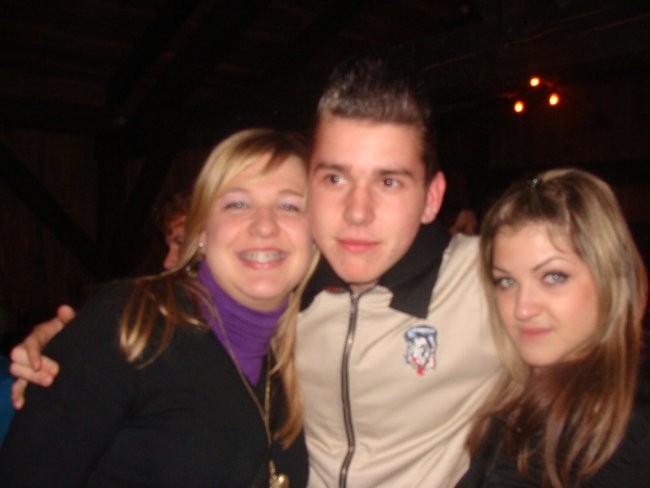 Tilko ropi zadravc nika b-day-->slikce ud ajn - foto povečava