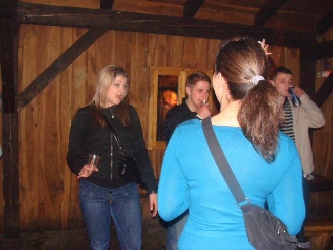 Tilko ropi zadravc nika b-day-->slikce ud ajn - foto povečava