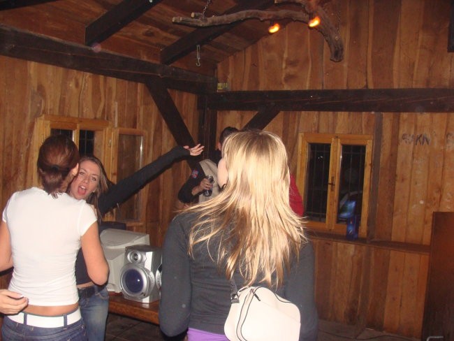 Tilko ropi zadravc nika b-day-->slikce ud ajn - foto povečava