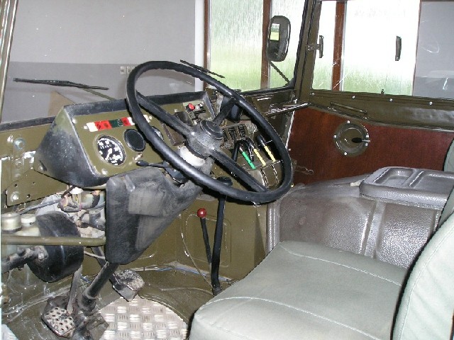 710M-inside