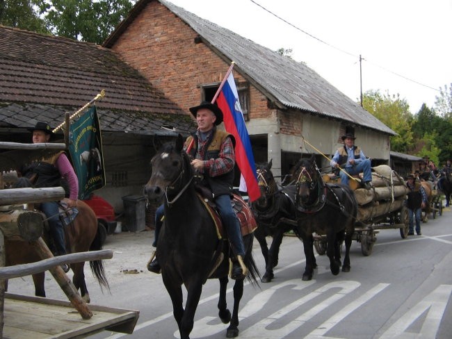  Sprevod na Mihelov sejemu v Mengšu - foto povečava