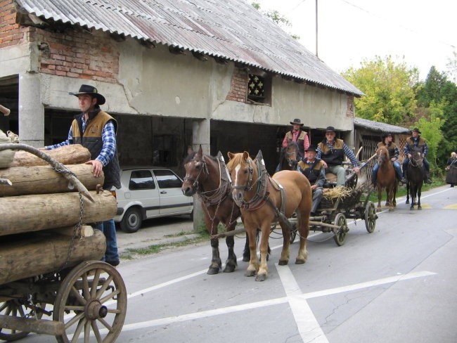  Sprevod na Mihelov sejemu v Mengšu - foto povečava