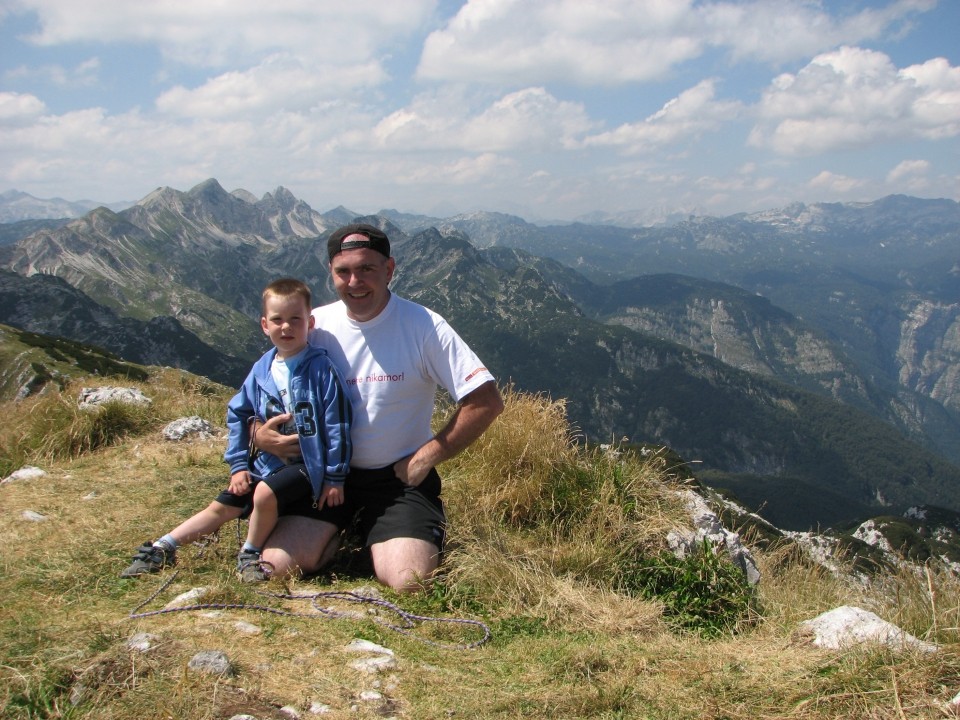 Matej in jaz na Šiji nad smučiščem Vogel (cca 2000m)