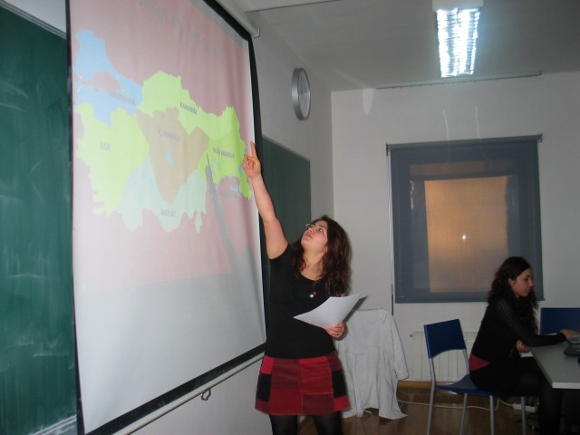 Tülin explaining about traditional dishes in different regions in Turkey 