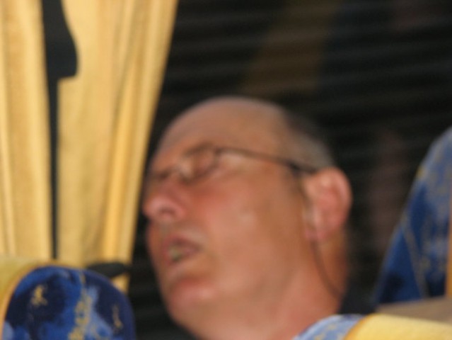 Ali je samo avtobus pravi kraj za spanje?!?