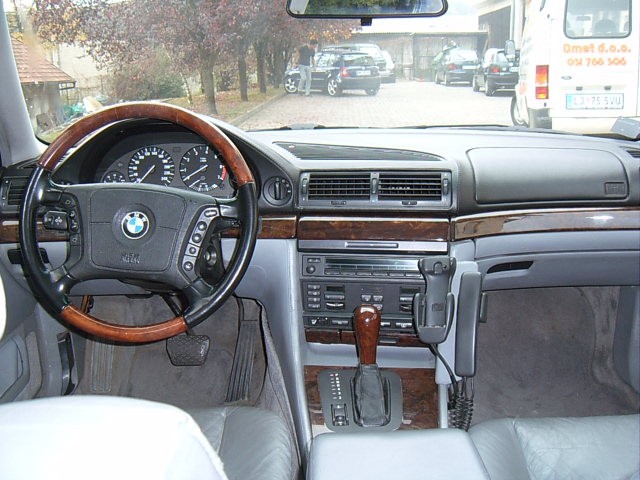 BMW 750 - foto povečava