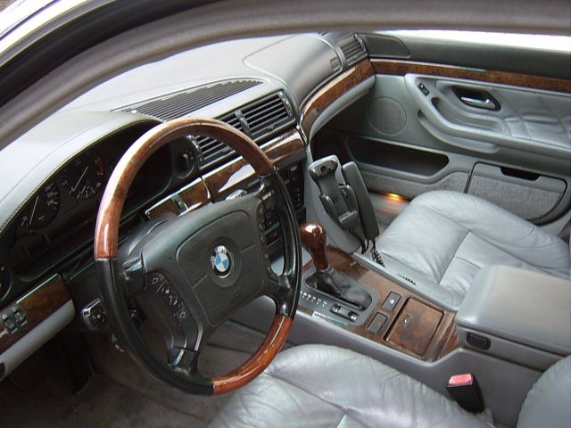 BMW 750 - foto povečava