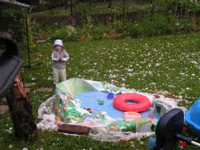 Toča v Litiji 2006 - foto