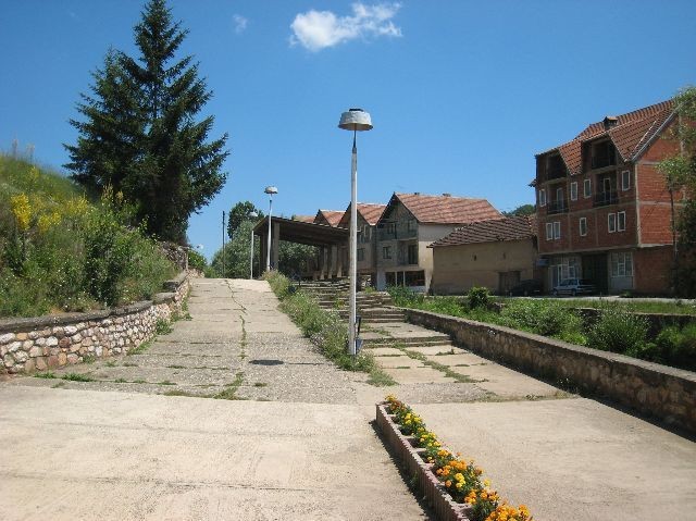 Pot do jame - urejena leta 1974, ob otvoritvi.