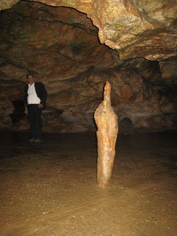Vodic ob stalagmitu (njegovo poimenovanje)