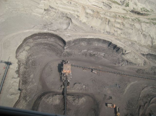 Dnevni kop premoga za termoelektrarno.