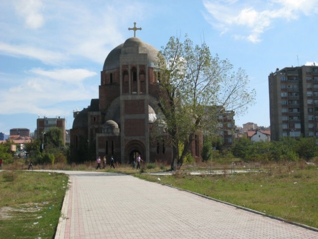 Nedokončana pravoslavna cerkev v centru Prištine. Nesojeno 
