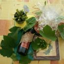 ...slika s servietno, skodelica iz DAS mase- trtin list, vino, mesojedka in čestitka.