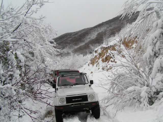 Prvi snijeg ove sezone 17.12.2011. - foto