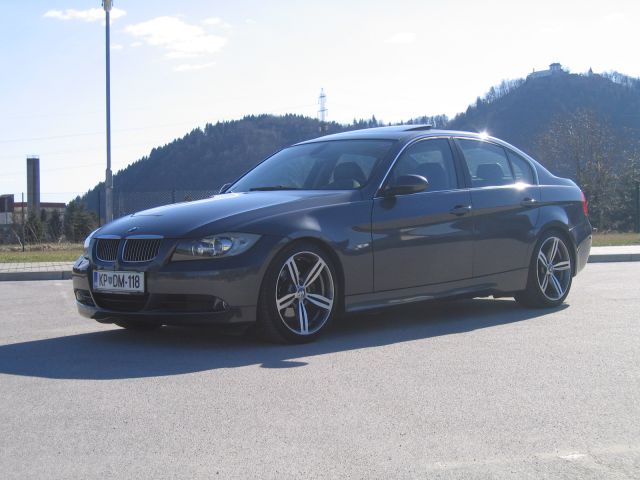 E90 325i - foto