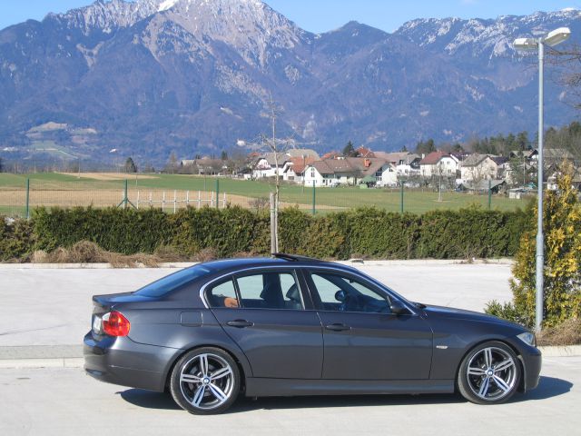 E90 325i - foto