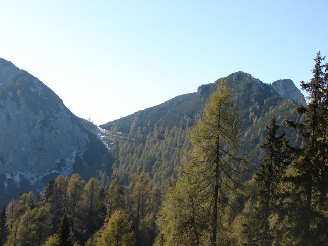 železnica in hladnik - foto