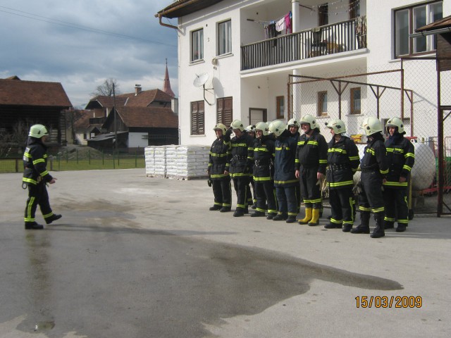 Vaja - zadružni dom - foto