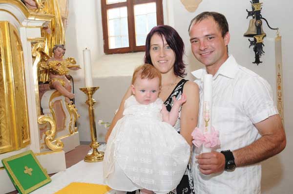Urška z mamico in očijem